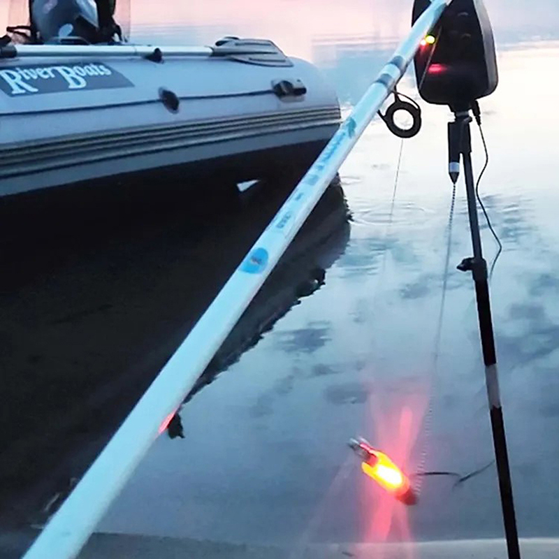 Fish Alarm - 鯉釣り用バイトアラーム LEDライト付きアナンシエーター付き 鯉釣り道具用 釣りアラームインジケーター フィッシュベル
